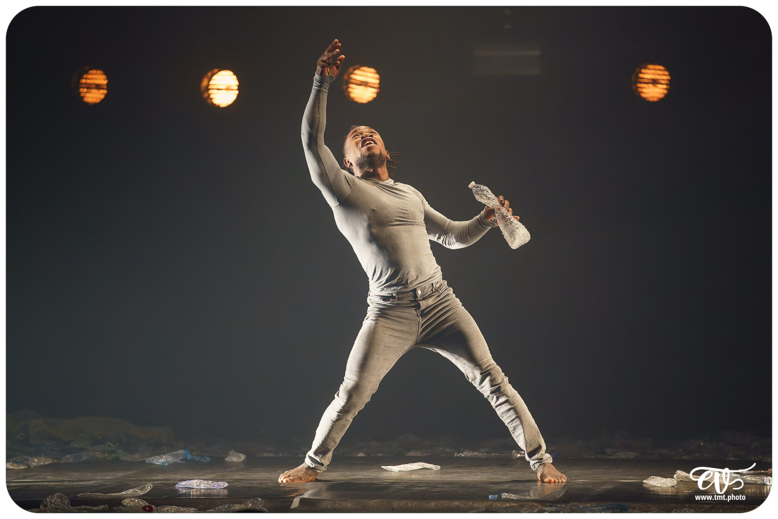 YÉ ! (L'EAU) (CIRCUS BAOBAB)